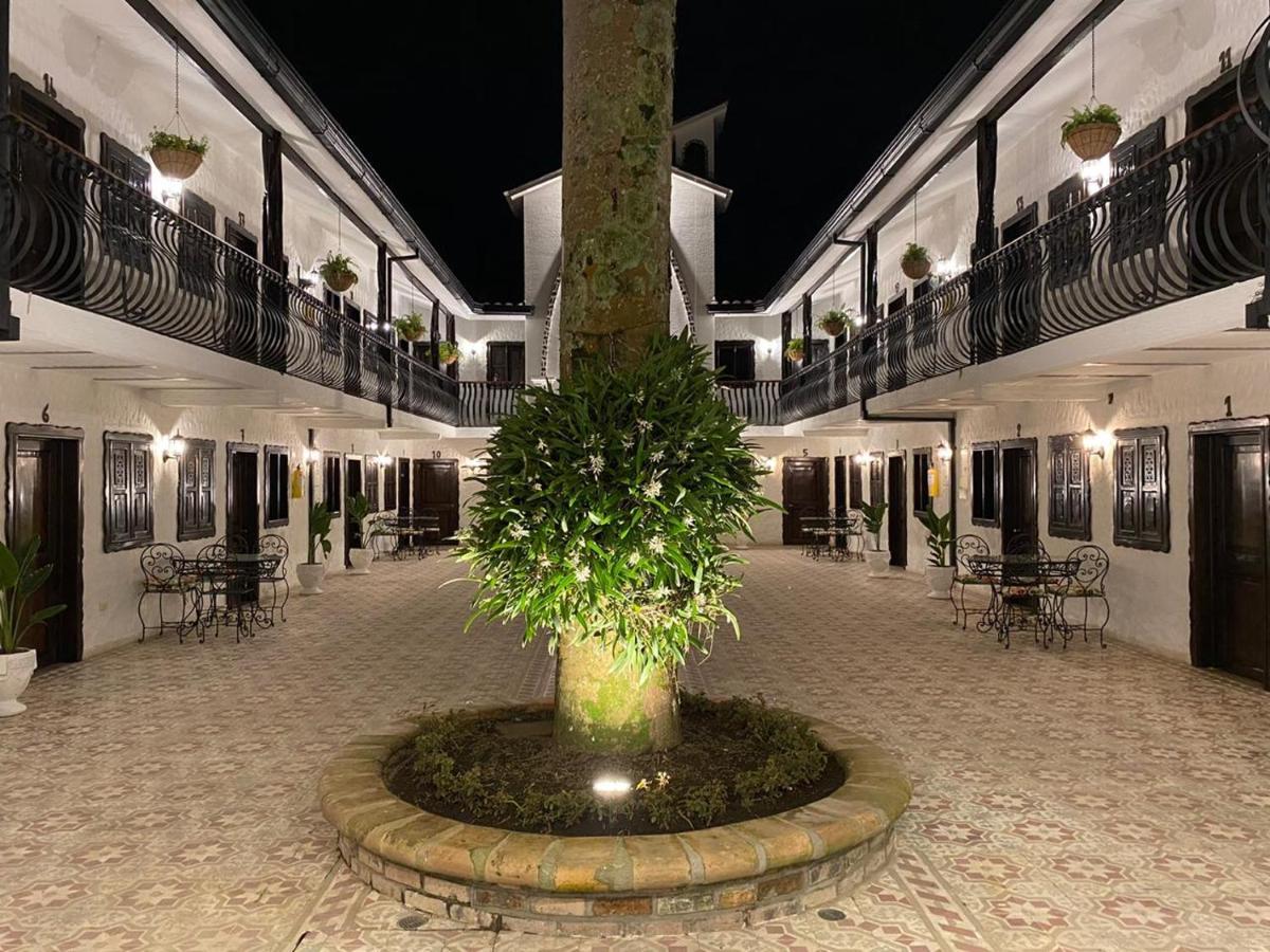 Casa Hotel Las Orquideas Circasia Eksteriør billede