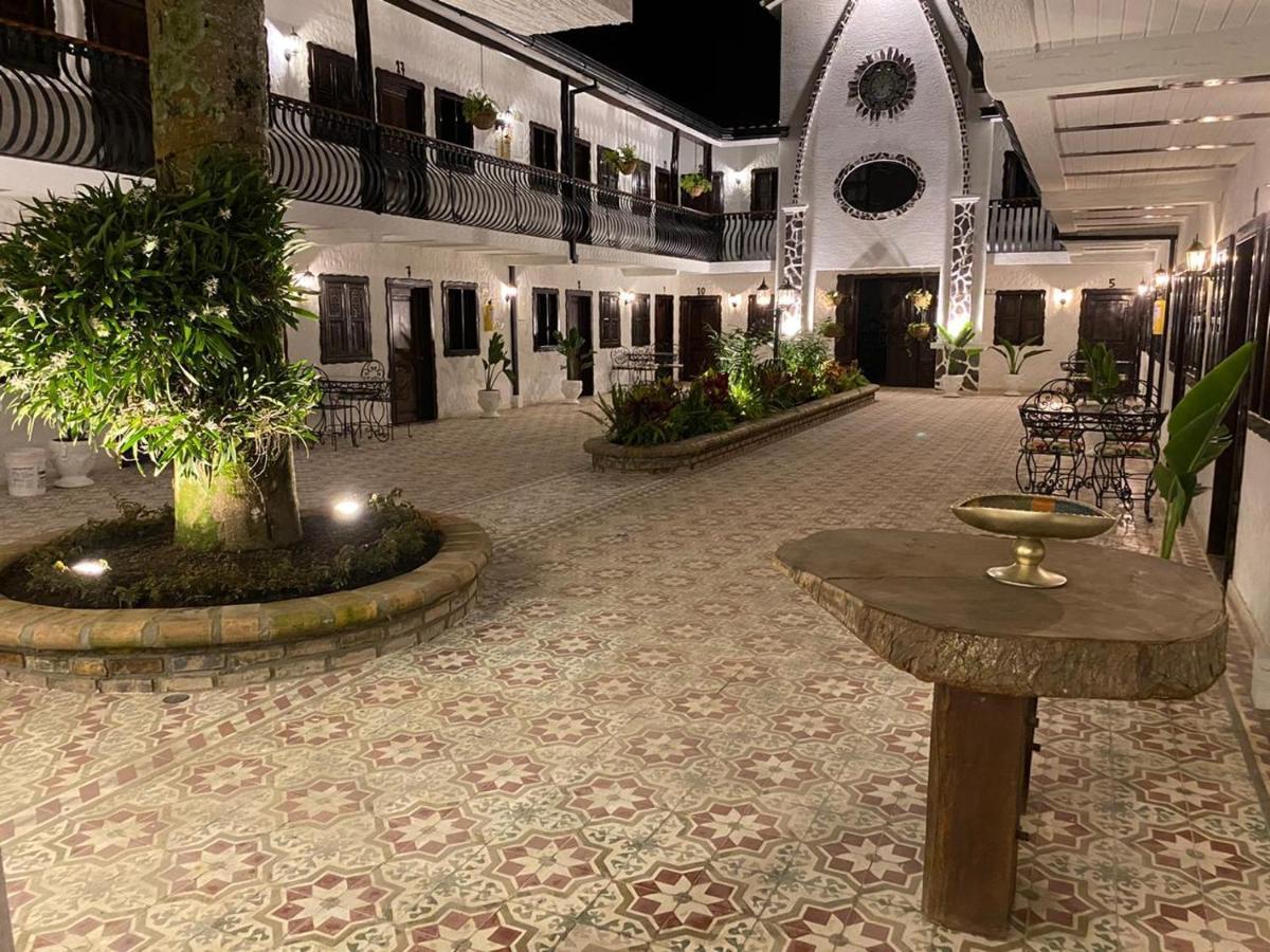 Casa Hotel Las Orquideas Circasia Eksteriør billede
