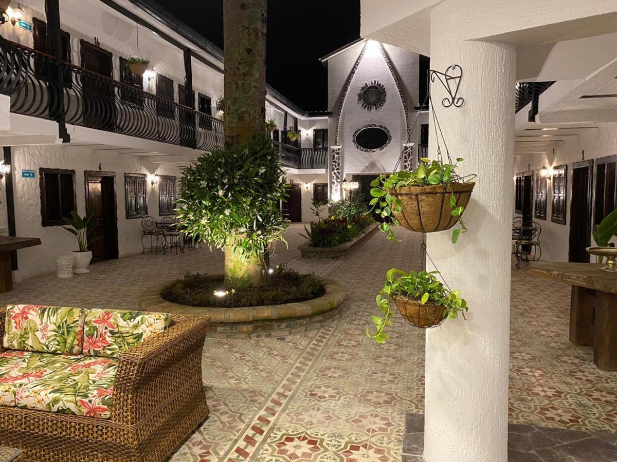 Casa Hotel Las Orquideas Circasia Eksteriør billede