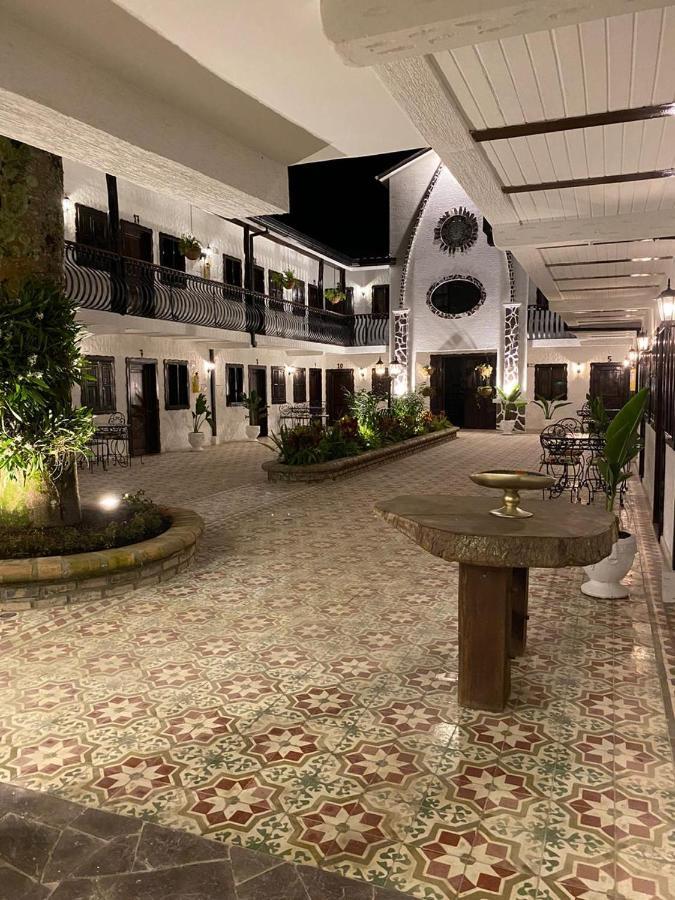 Casa Hotel Las Orquideas Circasia Eksteriør billede