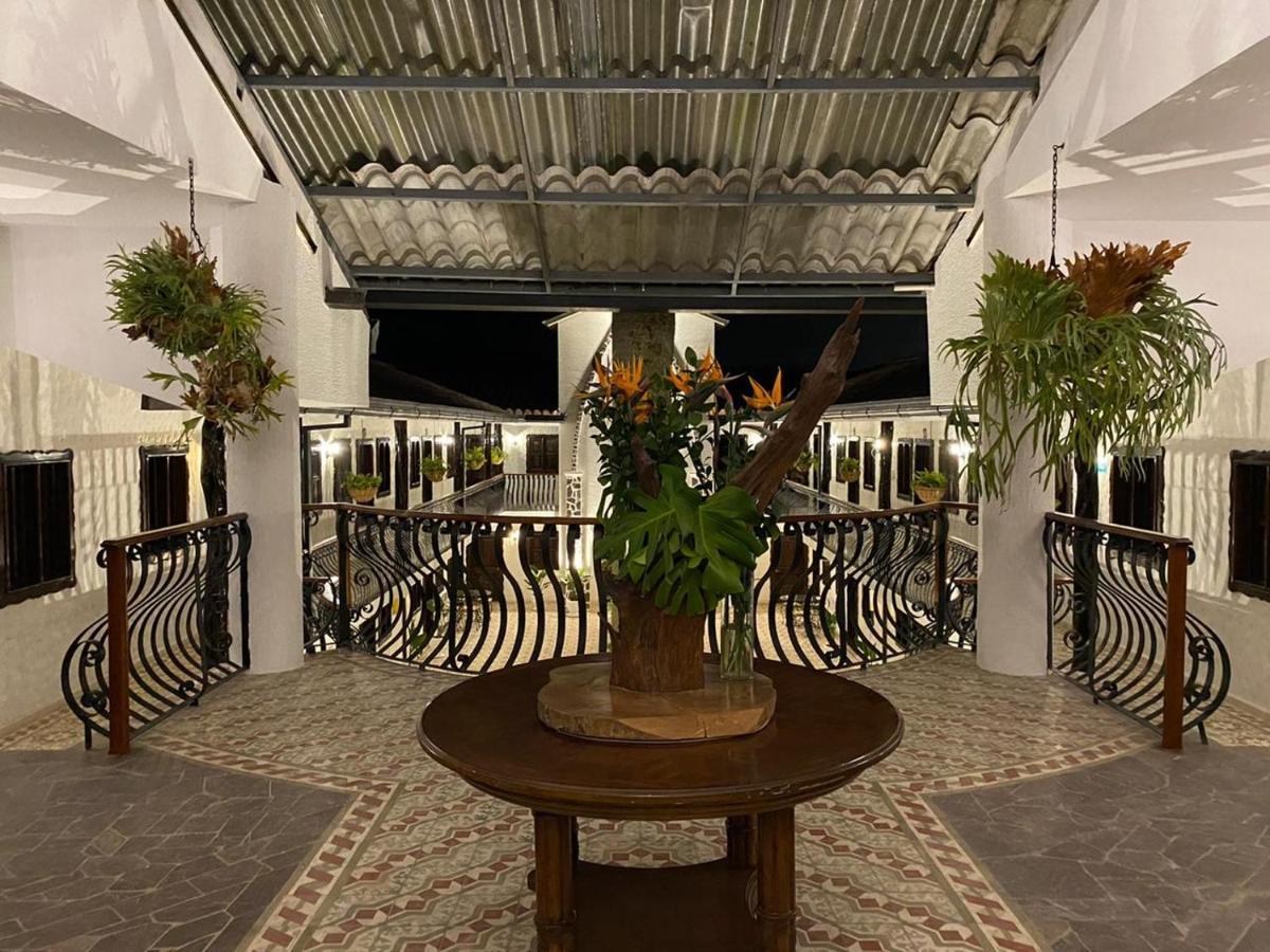 Casa Hotel Las Orquideas Circasia Eksteriør billede